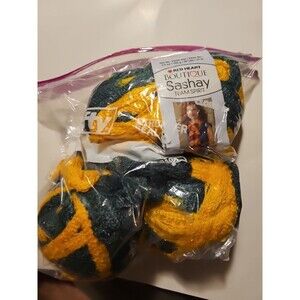 Red Heart GREEN GOLD TEAM SPIRIT Red Heart Sashay LACE YARN 3.5 oz DUCKS/PACKERS
